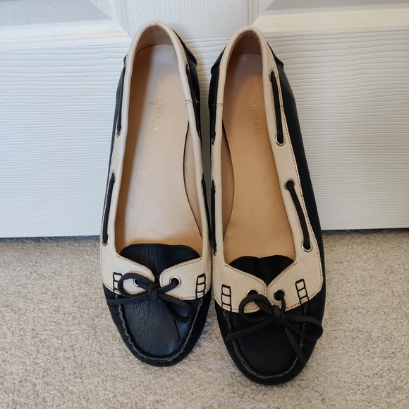 Cole Haan boat shoes, size 10 - Picture 2 of 4